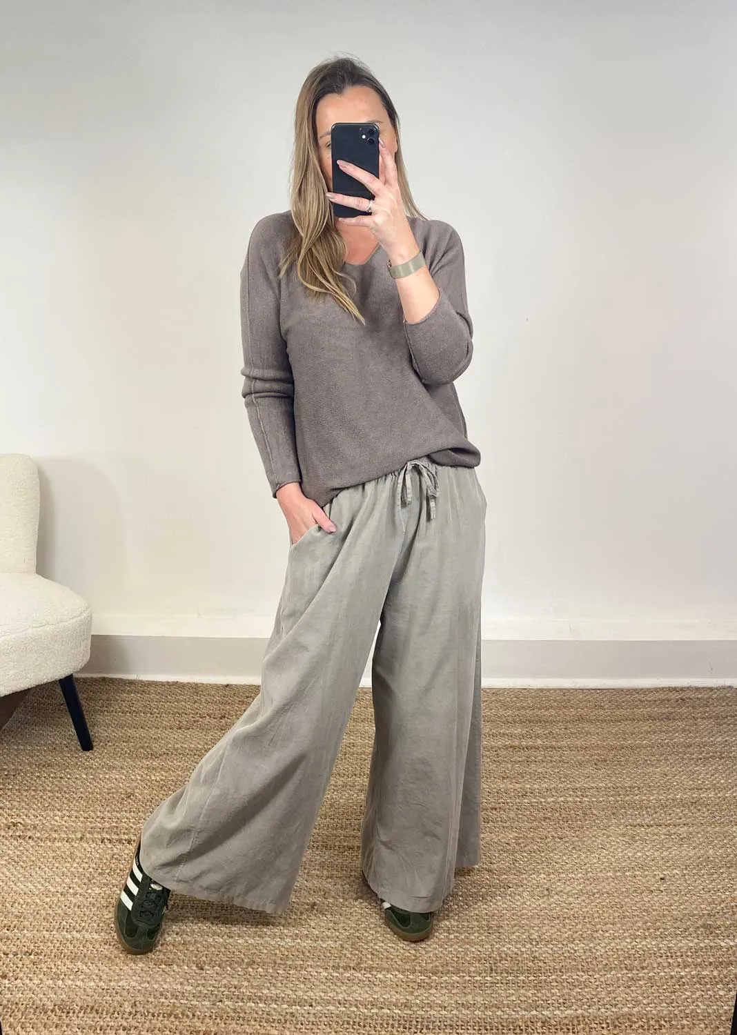 Lorna V Neck Jumper in Mocha