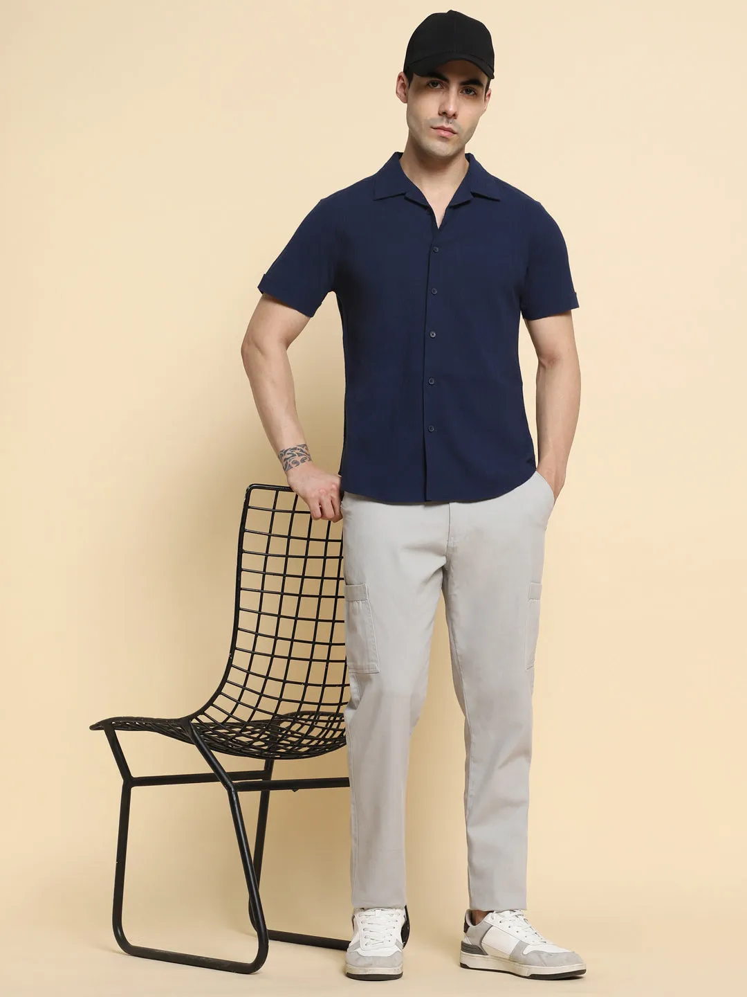 Men's Light Grey Cargo Comfortable Bottomwear With Smart Casual Look